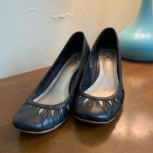 Black Cut Out Wedges